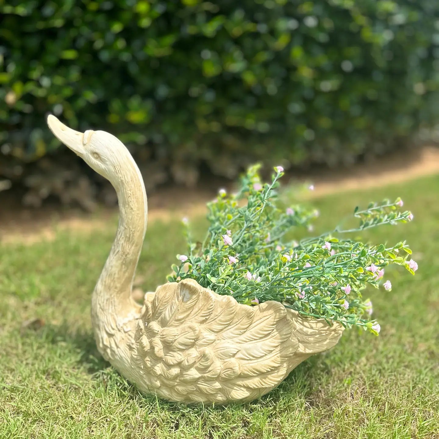 RESIN GOOSE PLANTER