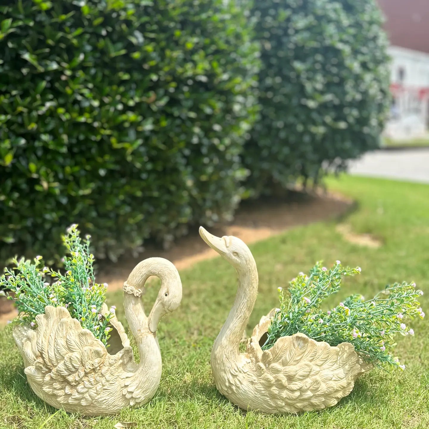 RESIN GOOSE PLANTER